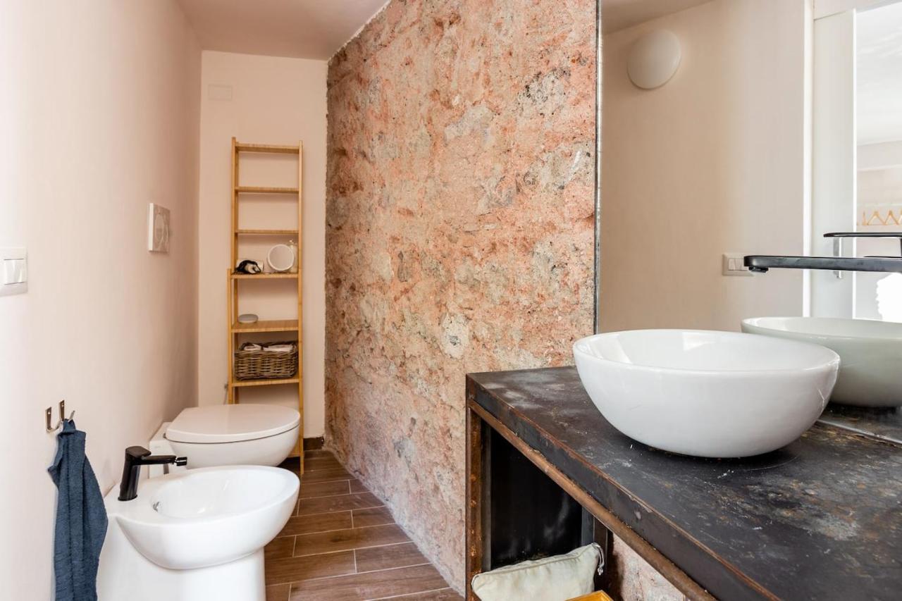 Home Rising Sun - Rooms With Private Bathrooms カターニア エクステリア 写真