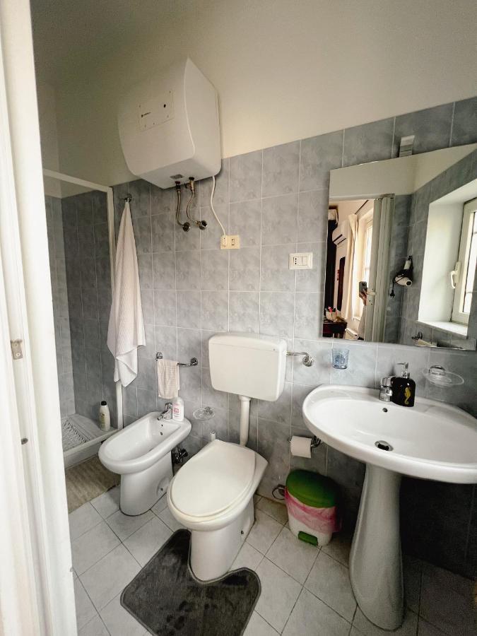 Home Rising Sun - Rooms With Private Bathrooms カターニア エクステリア 写真
