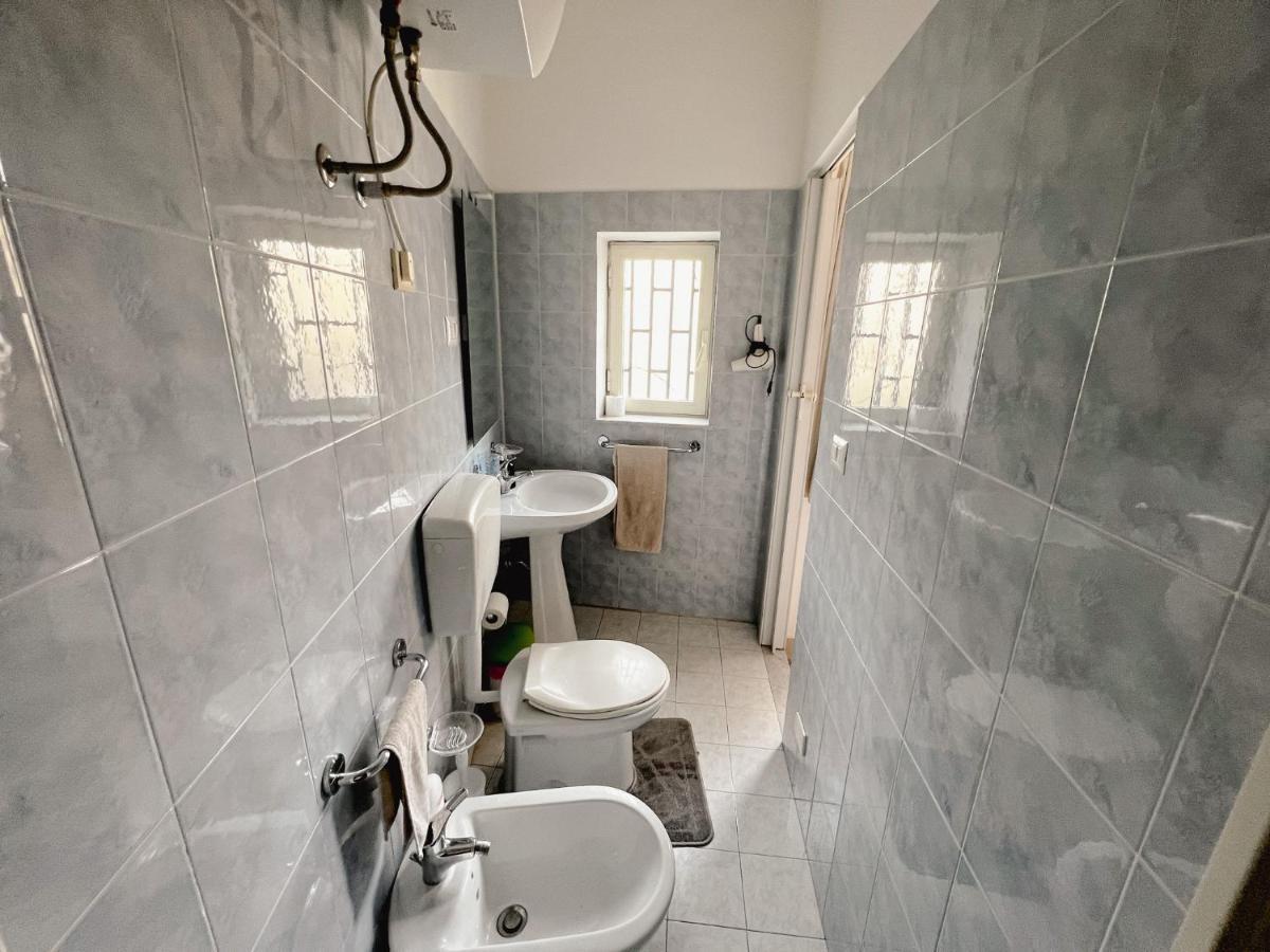 Home Rising Sun - Rooms With Private Bathrooms カターニア エクステリア 写真