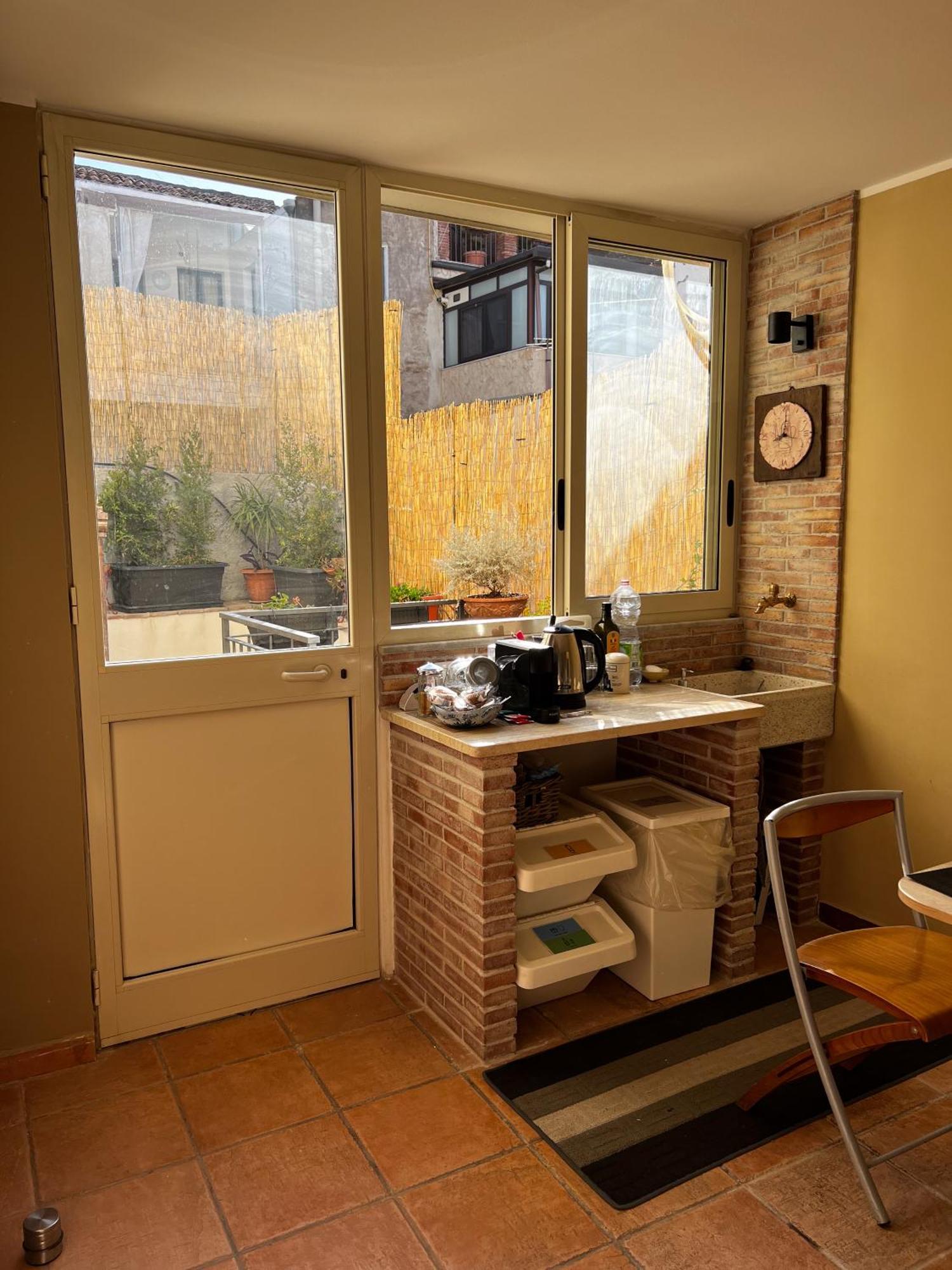 Home Rising Sun - Rooms With Private Bathrooms カターニア エクステリア 写真